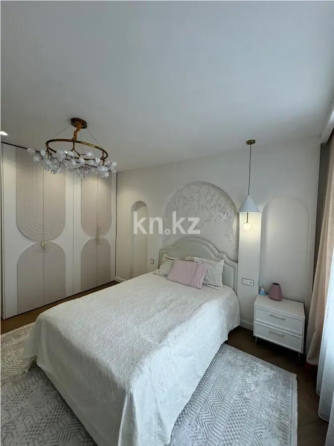 Продажа 8-комнатной квартиры, 330 м² - Продажа пятикомнатных и более квартир в блочном доме в Астане фото 2 из 5