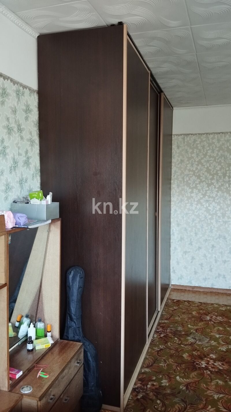 Продажа 3-комнатной квартиры, 64 м² - Продажа трехкомнатных квартир от собственников в Усть-Каменогорске фото 1 из 2