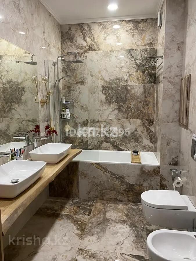 Продажа 4-комнатной квартиры, 105 м² - Продажа четырехкомнатных квартир в кирпичном доме в Караганде - страница 4 фото 13 из 17