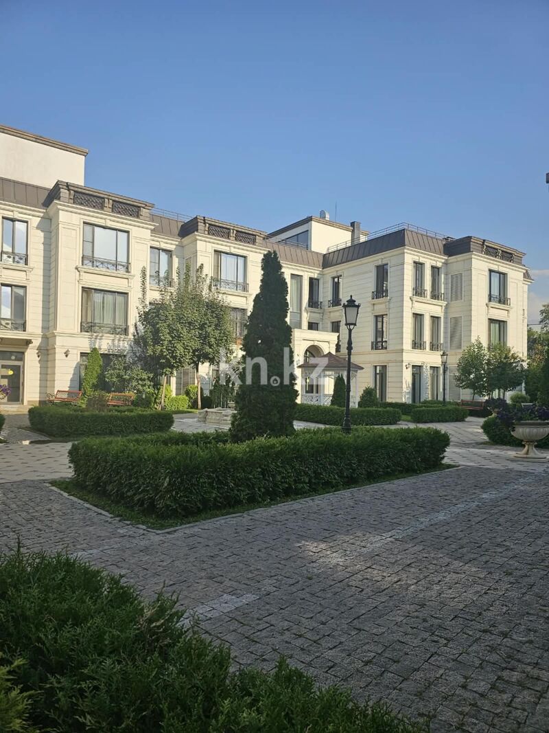 Продажа 4-комнатной квартиры, 198 м² - Продажа квартир в кирпичном доме в Алматы фото 1 из 8