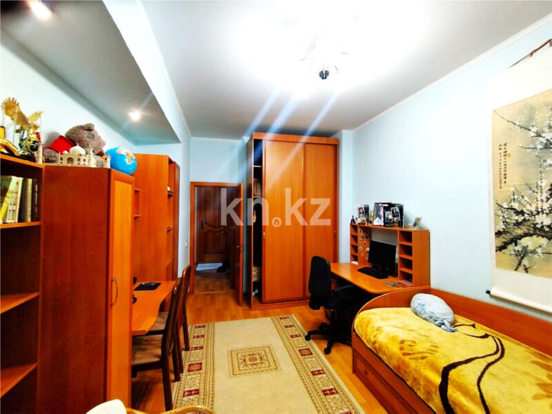 Продажа 4-комнатной квартиры, 94 м² - Продажа четырехкомнатных квартир в кирпичном доме в Караганде - страница 8 фото 8 из 15