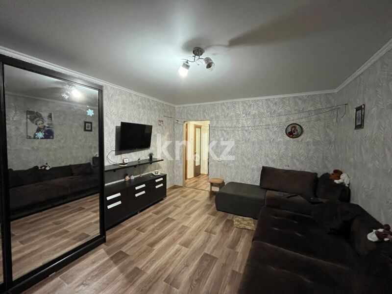 Продажа 1-комнатной квартиры, 38 м² - Продажа квартир на Юго-Востоке Караганды - страница 2 фото 1 из 13