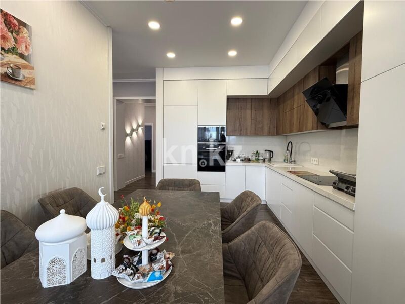 Продажа 4-комнатной квартиры, 105 м² - Продажа четырехкомнатных квартир в кирпичном доме в Караганде - страница 4 фото 12 из 17