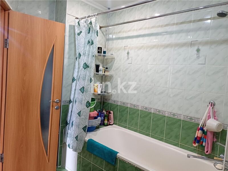 Продажа 3-комнатной квартиры, 64 м² - Продажа трехкомнатных квартир в панельном доме в Караганде - страница 2 фото 8 из 12