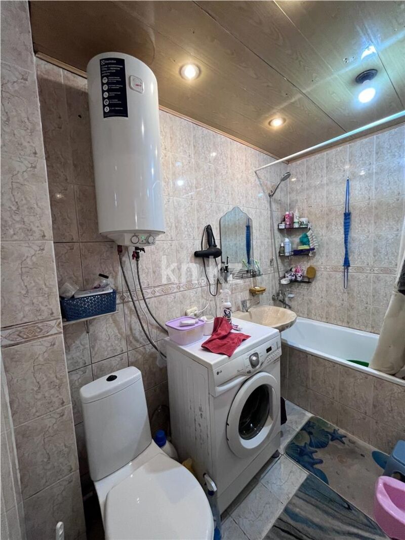 Продажа 3-комнатной квартиры, 50 м² - Продажа трехкомнатных квартир в Караганде - страница 4 фото 11 из 17