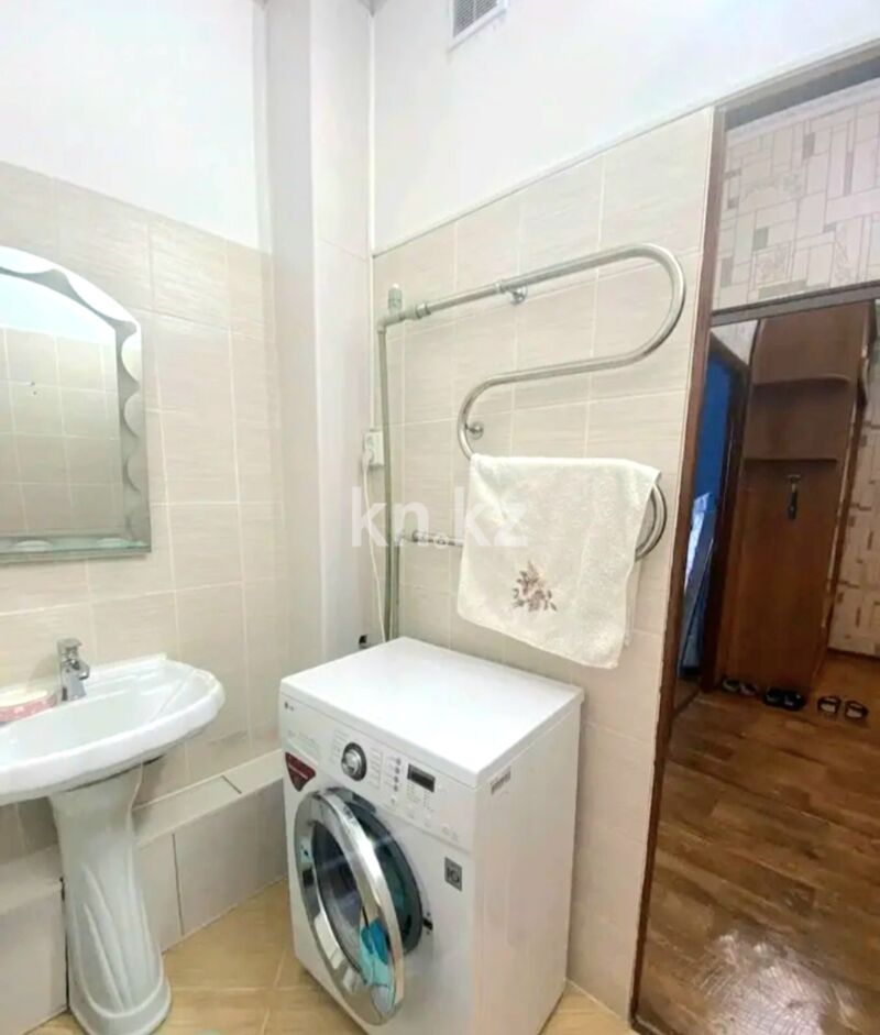 Продажа 3-комнатной квартиры, 70 м² - Продажа квартир в Аль-Фарабийском р-не Шымкента фото 11 из 24