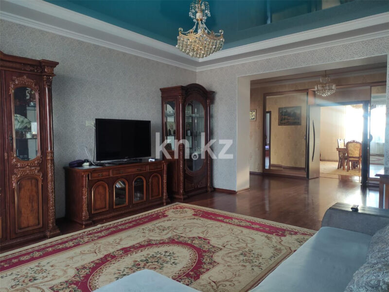 Продажа 4-комнатной квартиры, 147 м² - Продажа четырехкомнатных квартир в кирпичном доме в Караганде - страница 9 фото 1 из 14