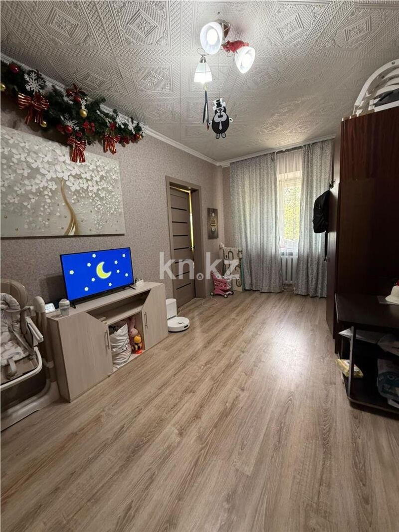Продажа 3-комнатной квартиры, 45 м² - Продажа трехкомнатных квартир в Майкудуке Караганды - страница 2 фото 1 из 7