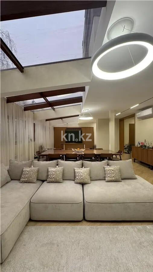 Продажа 5-комнатной квартиры, 228 м² - Продажа пятикомнатных и более квартир в Бостандыкском р-не Алматы - страница 2 фото 1 из 9