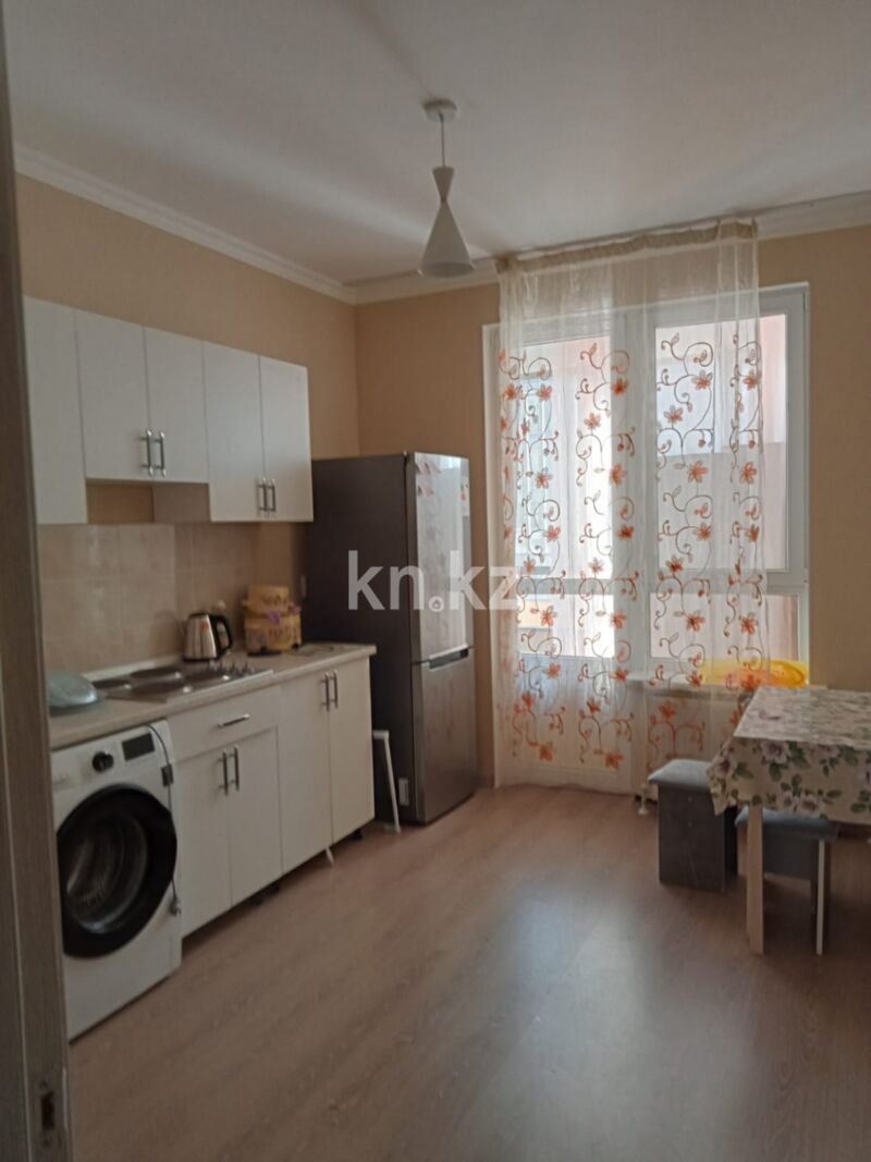 Аренда 1-комнатной квартиры посуточно, 38 м² - Аренда недвижимости в Астане - страница 6 фото 1 из 8