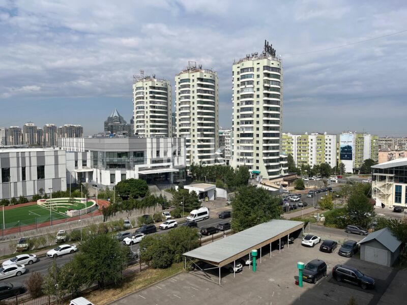 Продажа 3-комнатной квартиры, 142 м² - Продажа трехкомнатных квартир в Медеуском р-не Алматы - страница 2 фото 3 из 7