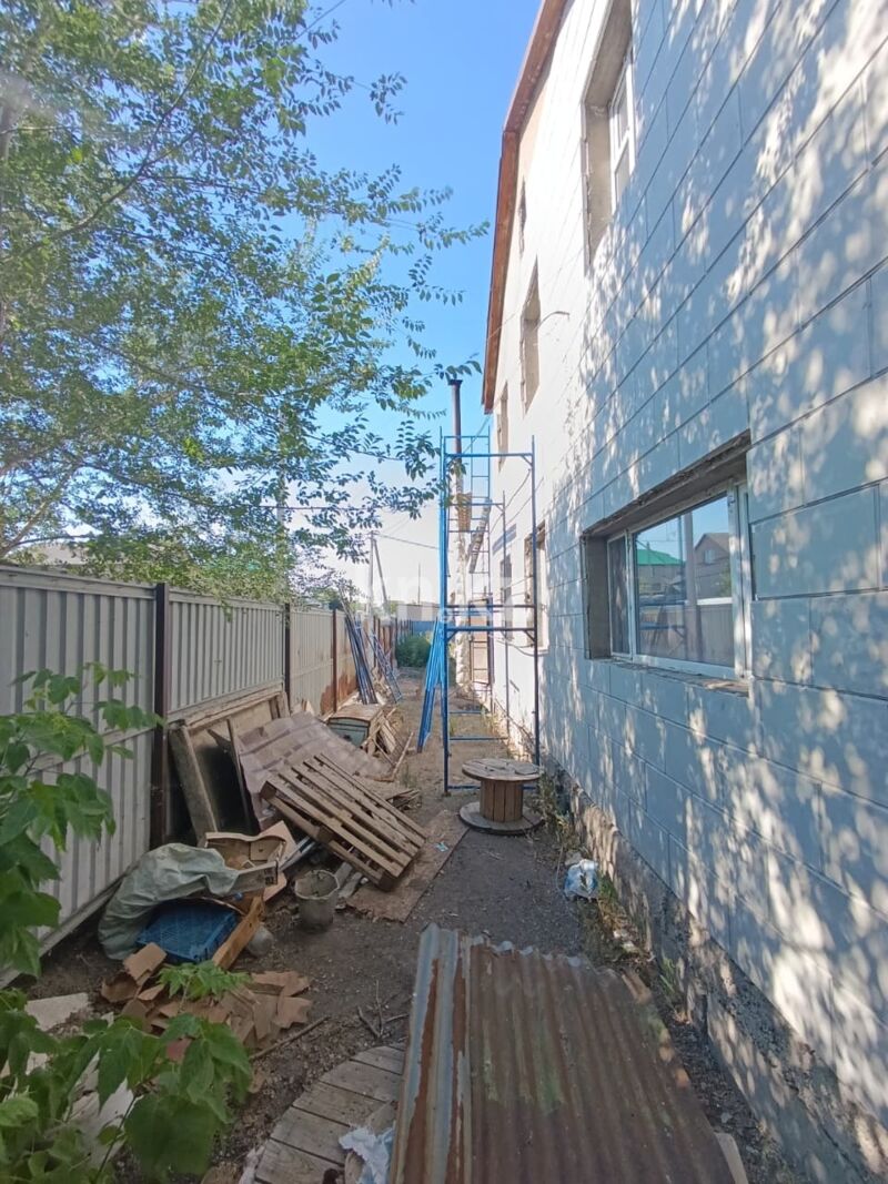 Продажа 5-комнатного дома, 200 м² - Продажа домов, коттеджей в Караганде - страница 3 фото 1 из 25