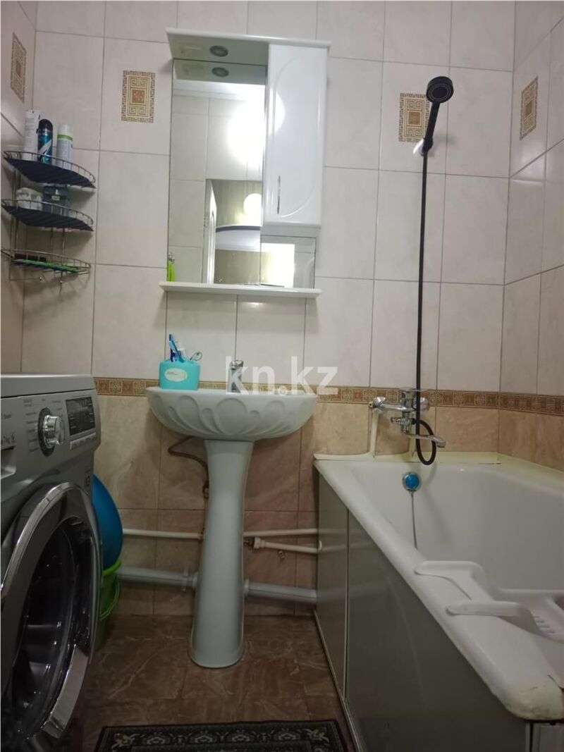 Продажа 4-комнатной квартиры, 83 м² - Продажа четырехкомнатных квартир в панельном доме в Караганде - страница 3 фото 8 из 16