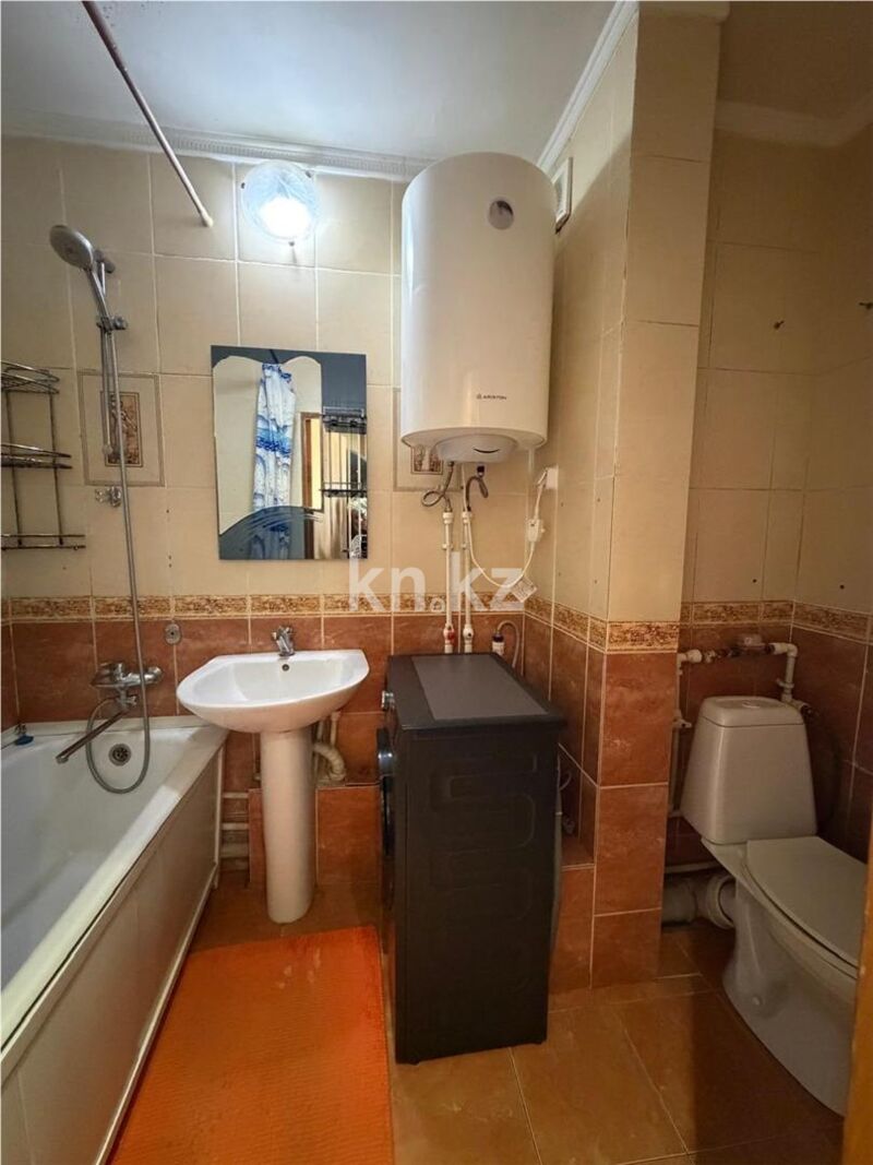 Продажа 4-комнатной квартиры, 83 м² - Продажа четырехкомнатных квартир в панельном доме в Караганде - страница 3 фото 11 из 16