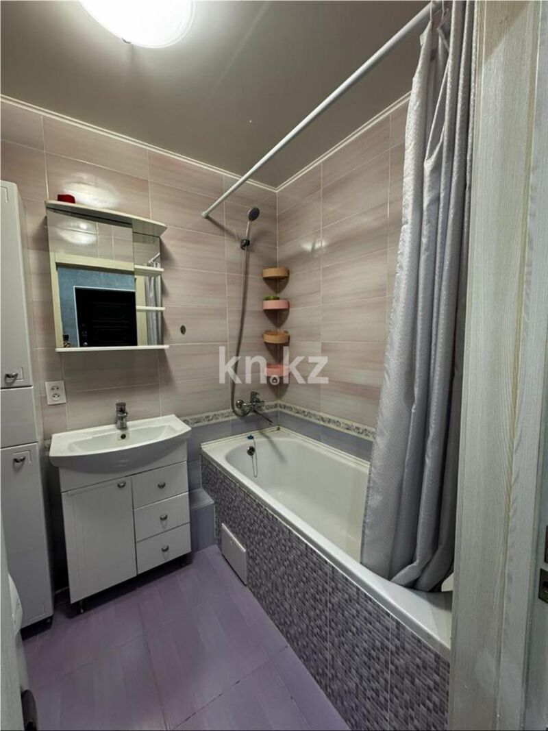 Продажа 2-комнатной квартиры, 68 м² - Продажа квартир в блочном доме в Караганде - страница 2 фото 9 из 17