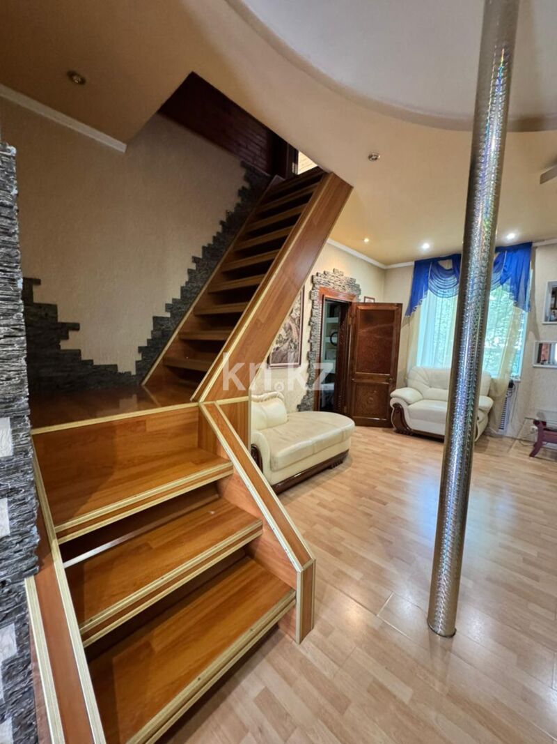Продажа 5-комнатного дома, 373 м² - Продажа домов, коттеджей в Караганде - страница 4 фото 17 из 38