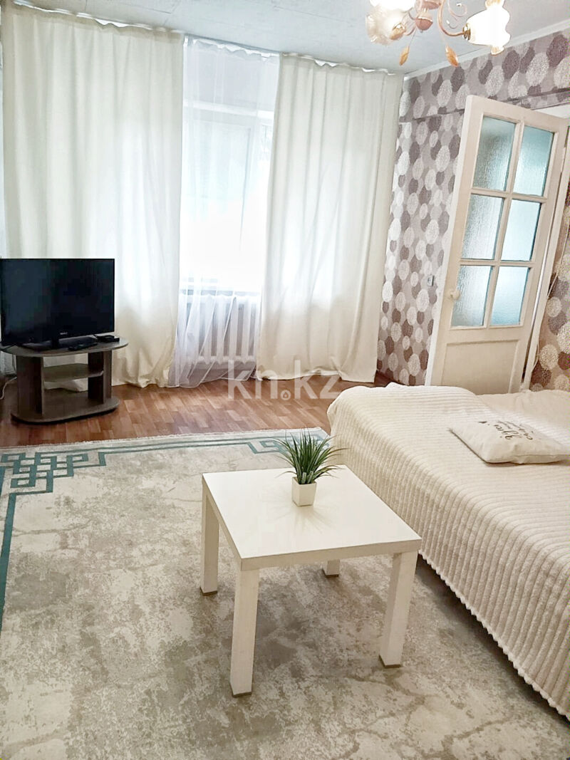 Аренда 1-комнатной квартиры посуточно, 33 м² - Аренда однокомнатных квартир посуточно в Усть-Каменогорске фото 1 из 7