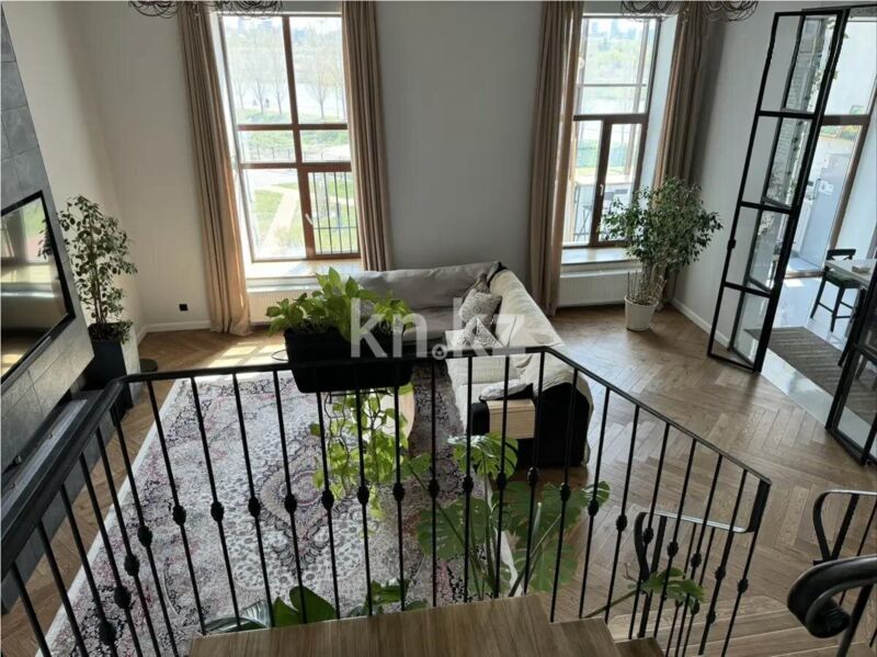 Продажа 4-комнатной квартиры, 200 м² - Продажа четырехкомнатных квартир в кирпичном доме в Казахстане - страница 4 фото 1 из 7