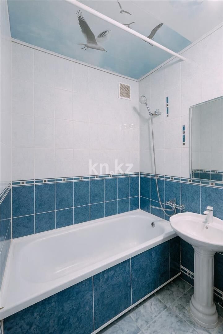 Продажа 4-комнатной квартиры, 75 м² - Продажа четырехкомнатных квартир в кирпичном доме в Караганде - страница 7 фото 8 из 11