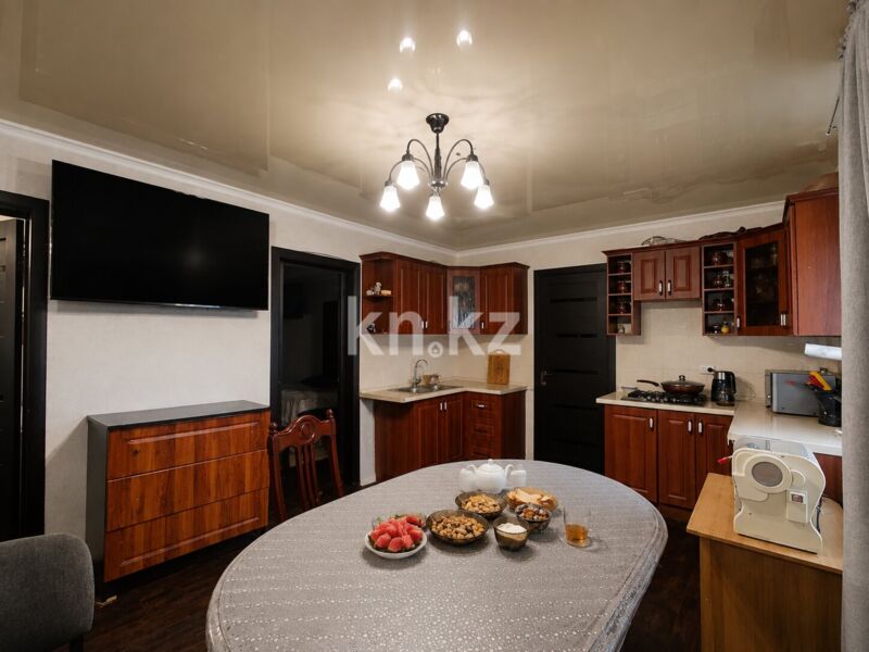 Продажа 4-комнатного дома, 100 м² - Продажа домов, коттеджей в Караганде - страница 2 фото 15 из 19