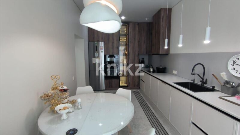 Продажа 4-комнатной квартиры, 118 м² - Продажа четырехкомнатных квартир в кирпичном доме в Караганде - страница 3 фото 4 из 30