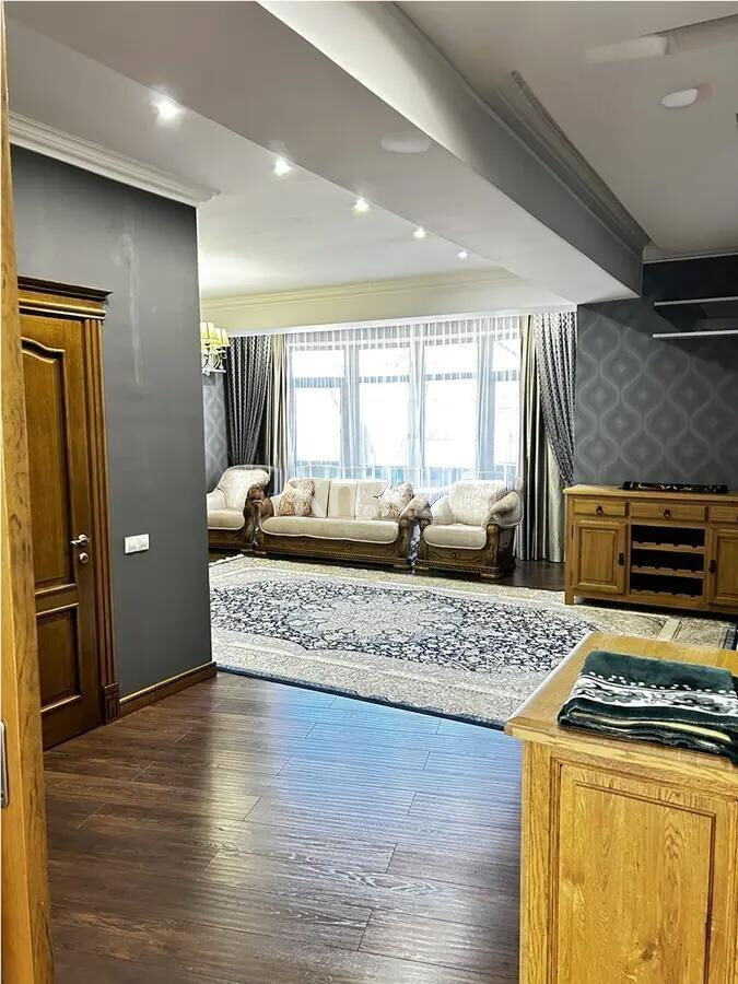 Продажа 5-комнатной квартиры, 450 м² - Продажа пятикомнатных и более квартир в Медеуском р-не Алматы фото 1 из 13
