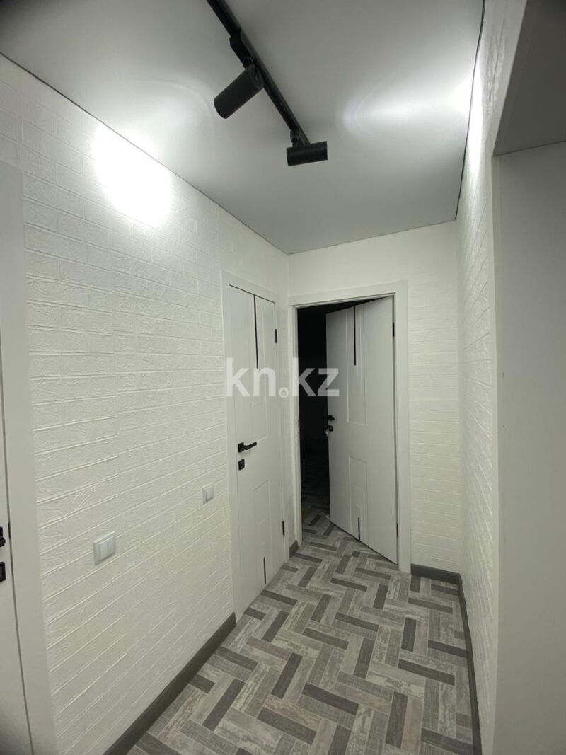 Продажа 2-комнатной квартиры, 40.3 м² - Продажа двухкомнатных квартир в панельном доме в Караганде - страница 3 фото 10 из 13