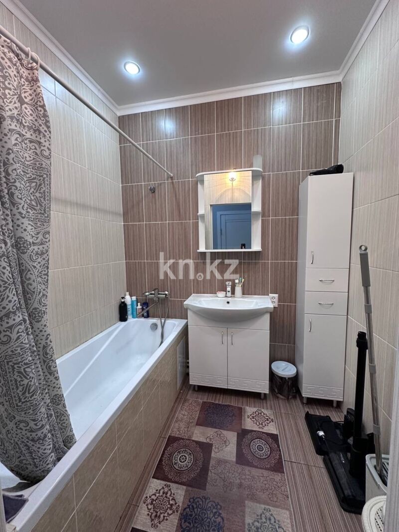 Продажа 3-комнатной квартиры, 68 м² - Продажа квартир на Юго-Востоке Караганды - страница 2 фото 5 из 12