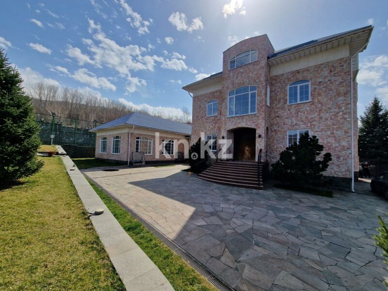 Продажа 10-комнатного дома, 805 м² - Продажа домов, коттеджей в Медеуском р-не Алматы фото 1 из 40