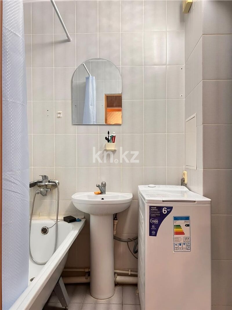Продажа 4-комнатной квартиры, 77 м² - Продажа четырехкомнатных квартир в панельном доме в Караганде - страница 3 фото 21 из 36