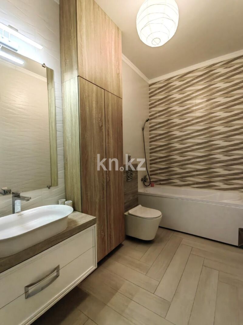 Продажа 4-комнатной квартиры, 138.4 м² - Продажа четырехкомнатных квартир в кирпичном доме в Караганде фото 20 из 31