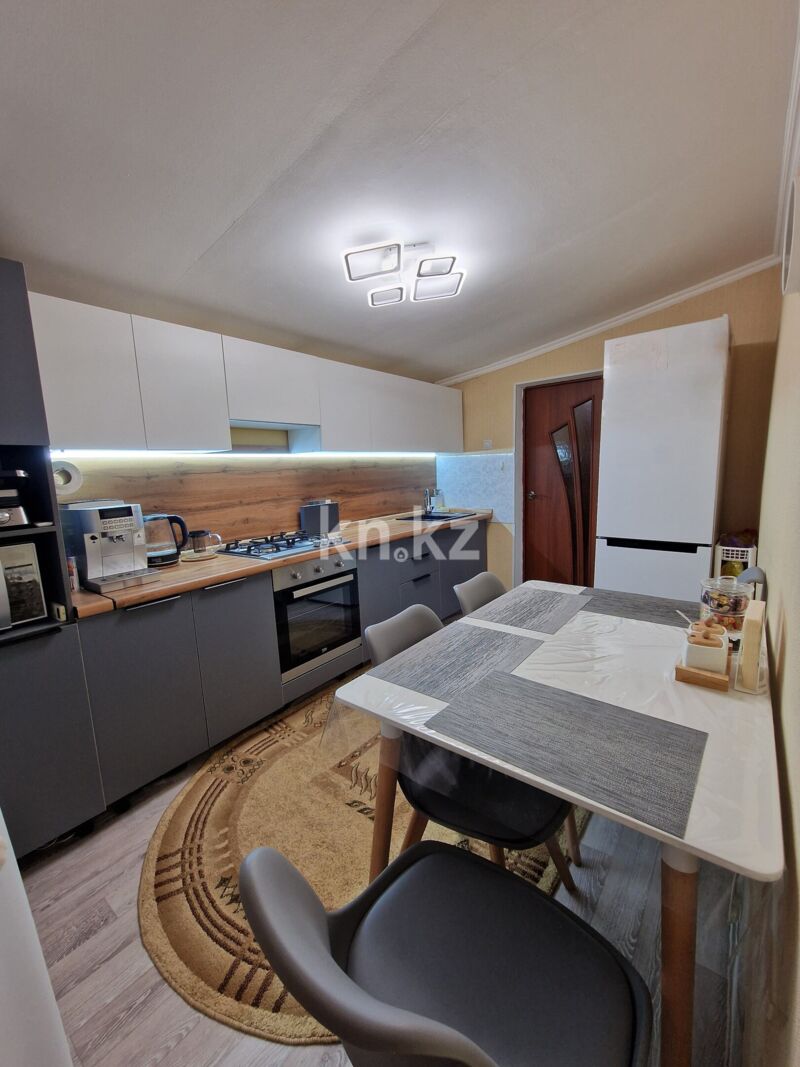 Продажа 4-комнатного дома, 62.8 м² - Продажа квартир в Семее фото 1 из 12