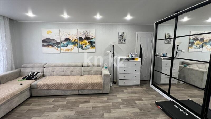 Продажа 1-комнатной квартиры, 31 м² - Продажа однокомнатных квартир в Городе Караганды - страница 2 фото 1 из 9