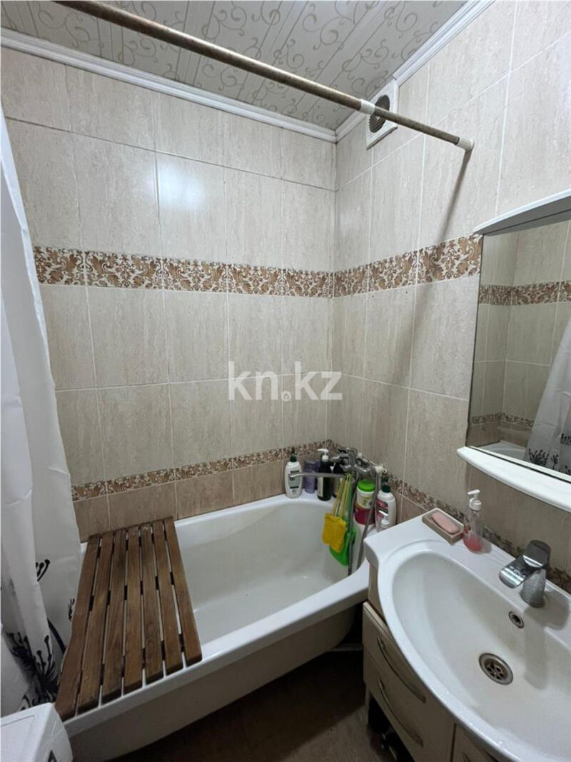 Продажа 4-комнатной квартиры, 72 м² - Продажа четырехкомнатных квартир в кирпичном доме в Караганде - страница 6 фото 11 из 15