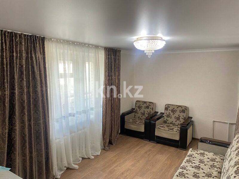 Продажа 3-комнатной квартиры, 63 м² - Продажа трехкомнатных квартир в кирпичном доме в Караганде фото 1 из 12