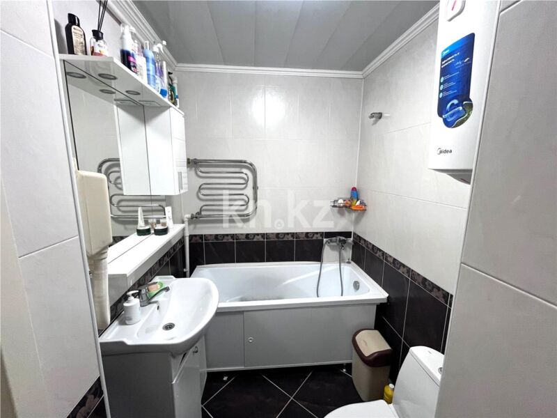 Продажа 3-комнатной квартиры, 64 м² - Продажа квартир в районе Нового рынка Караганды фото 12 из 18
