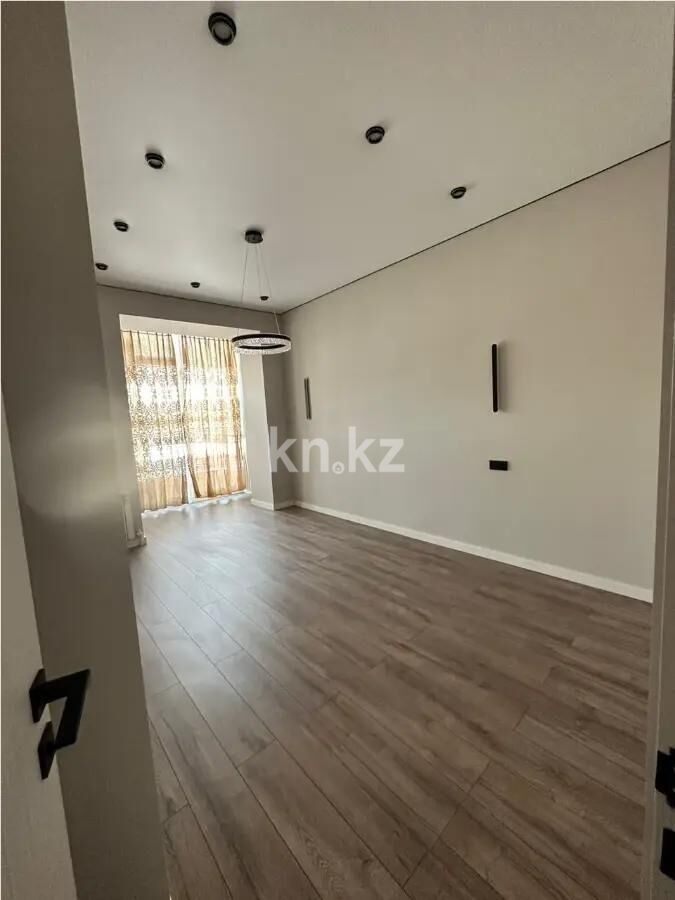 Продажа 3-комнатной квартиры, 80 м² - Продажа трехкомнатных квартир в кирпичном доме в Караганде - страница 17 фото 1 из 33