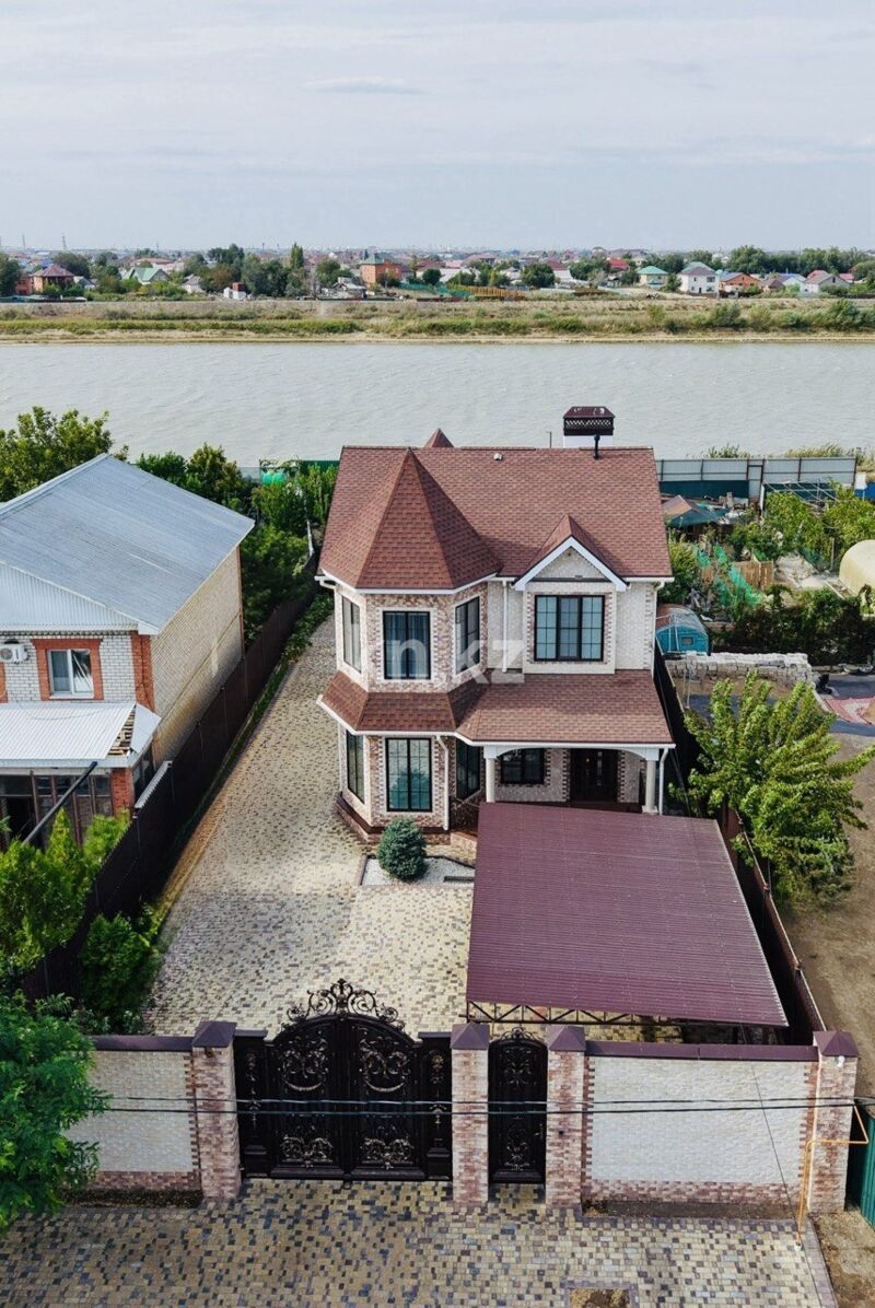 Продажа 4-комнатного дома, 215 м² - Аренда квартир посуточно в Актобе фото 2 из 18