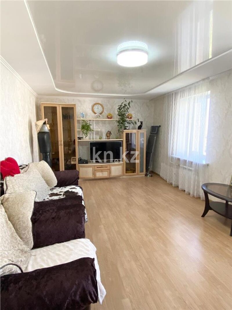 Продажа 4-комнатной квартиры, 118 м² - Продажа четырехкомнатных квартир в кирпичном доме в Караганде фото 1 из 11