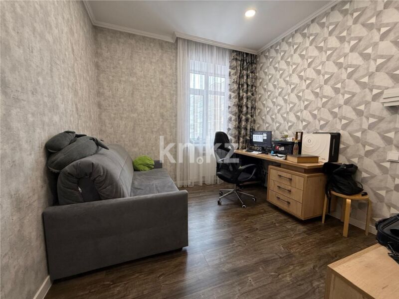 Продажа 4-комнатной квартиры, 105 м² - Продажа четырехкомнатных квартир в кирпичном доме в Караганде - страница 4 фото 9 из 17