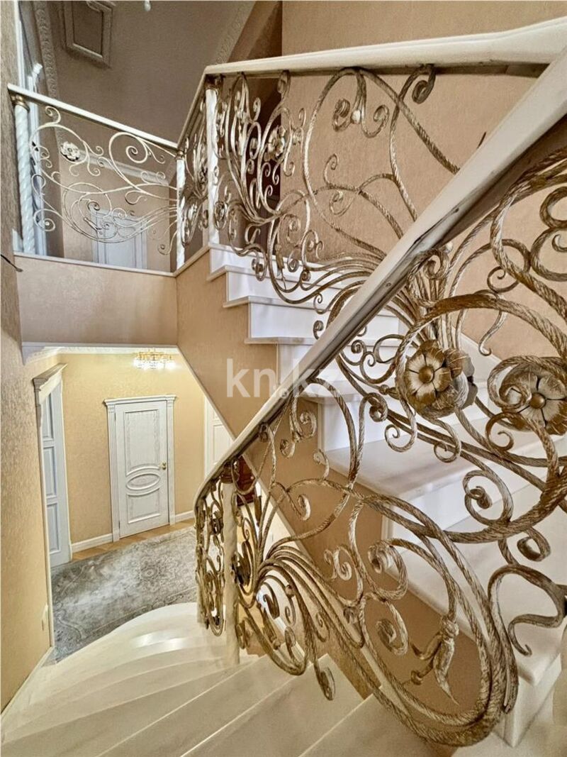 Продажа 9-комнатного дома, 375.7 м² - Продажа домов, коттеджей в Караганде - страница 3 фото 11 из 36