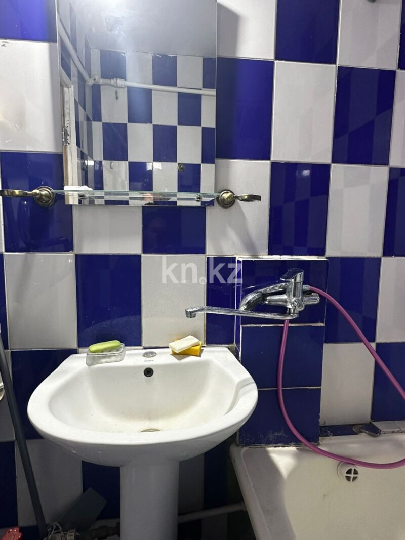 Продажа 1-комнатной квартиры, 38 м² - Продажа однокомнатных квартир на Юго-Востоке Караганды - страница 2 фото 16 из 28