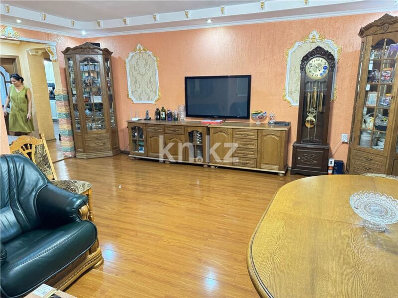 Продажа 4-комнатной квартиры, 97 м² - Продажа четырехкомнатных квартир в кирпичном доме в Караганде фото 3 из 28