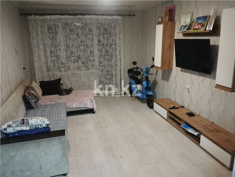 Продажа 3-комнатной квартиры, 59 м² - Продажа квартир в блочном доме в Караганде - страница 2 фото 1 из 5