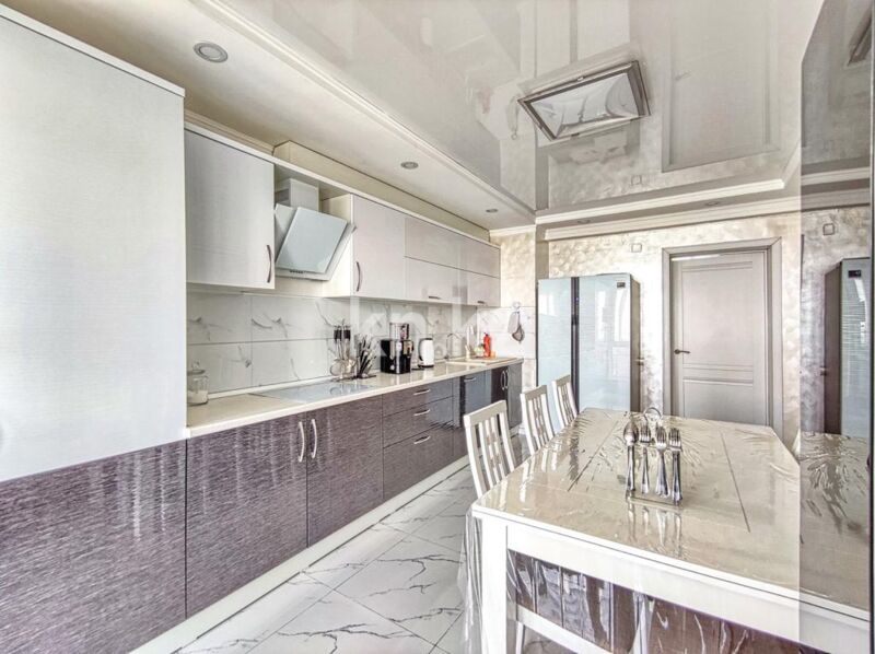 Продажа 4-комнатной квартиры, 210 м² - Продажа квартир в монолитно-каркасном доме в Казахстане - страница 3 фото 10 из 31