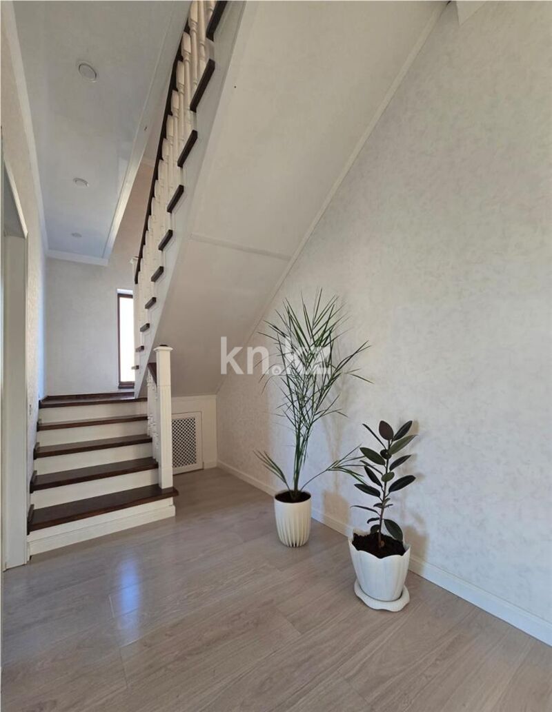 Продажа 7-комнатного дома, 330 м² - Продажа домов, коттеджей в Караганде - страница 5 фото 10 из 51