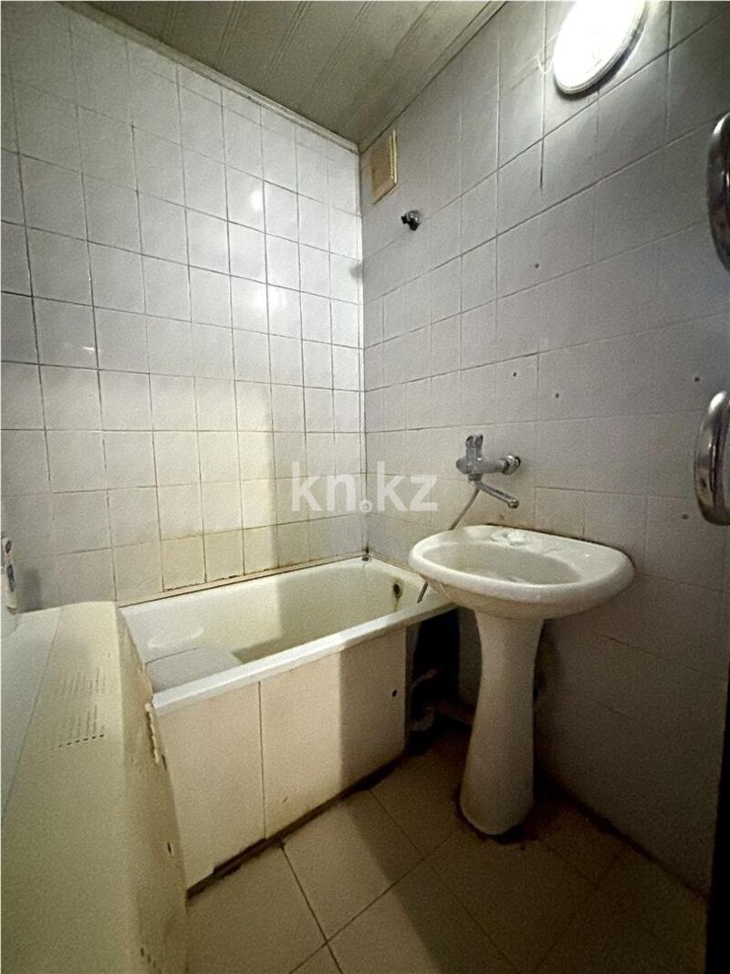Продажа 3-комнатной квартиры, 76 м² - Продажа квартир на Юго-Востоке Караганды - страница 9 фото 7 из 14