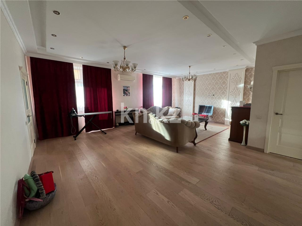 Продажа 4-комнатной квартиры, 188 м², ул. Аманжолова - Продажа  четырехкомнатных квартир в Караганде фото 2 из 28