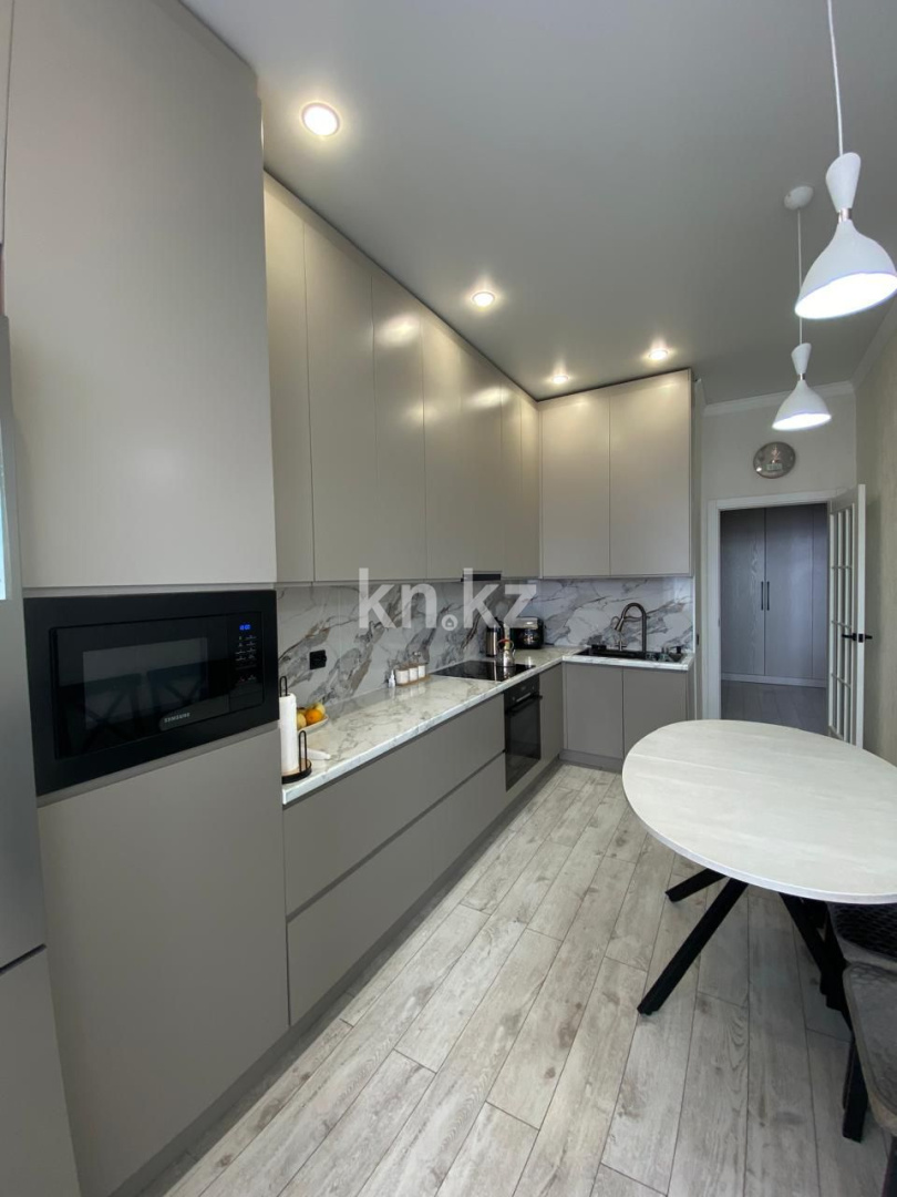 Продажа 3-комнатной квартиры, 91 м², ул. Муканова, дом  47/2 в Караганде