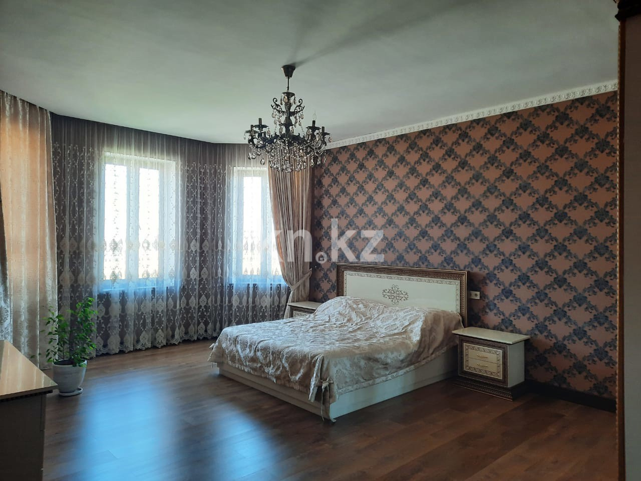 Продажа 7-комнатного дома, 410 м², ул. Сералина, дом  33 - Продажа домов, коттеджей в Казахстане фото 24 из 33